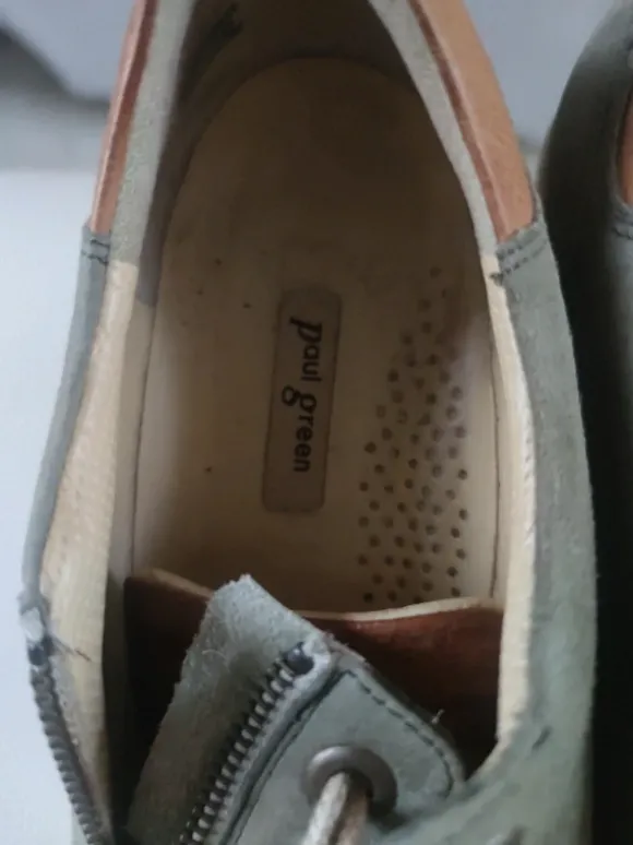 Sneaker der Marke Paul Green