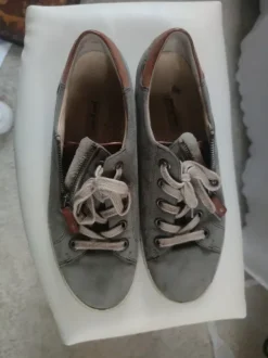Sneaker der Marke Paul Green