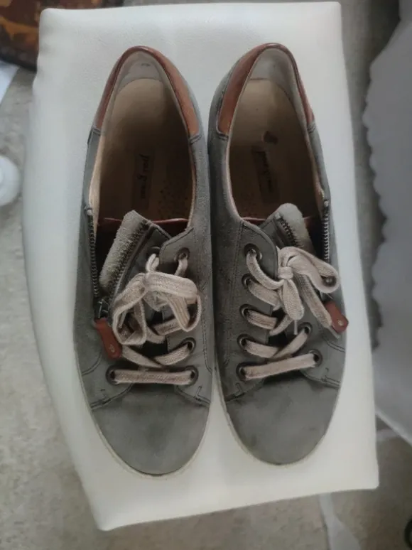 Sneaker der Marke Paul Green