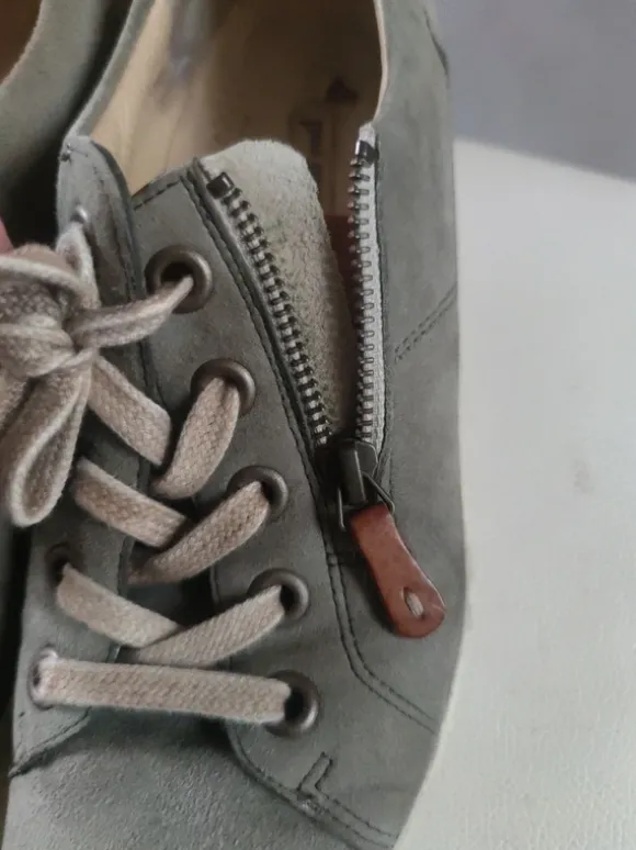 Sneaker der Marke Paul Green