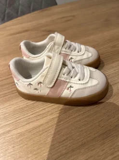 Sneaker Kirsche weiß rosa H&M neuwertig 22