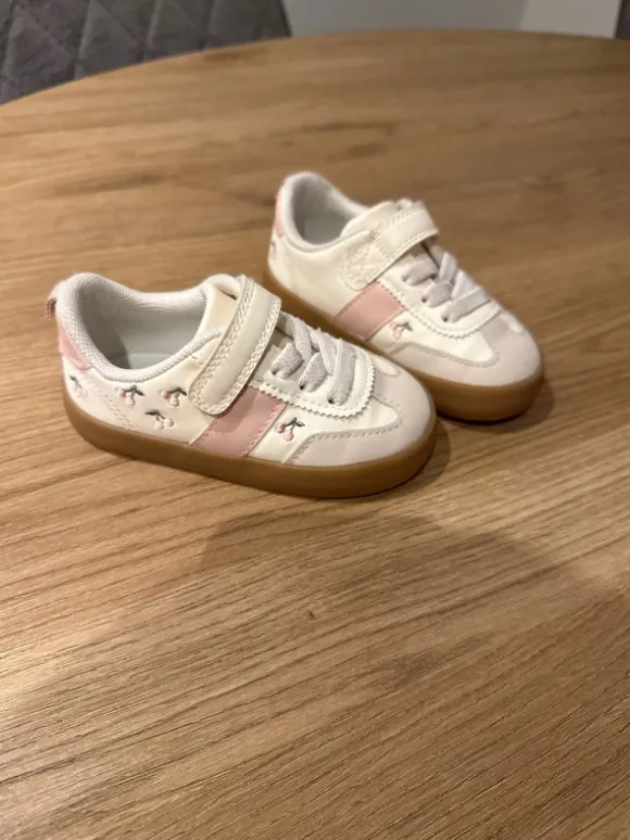 Sneaker Kirsche weiß rosa H&M neuwertig 22
