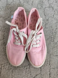 Sneaker Reserved, Größe 38