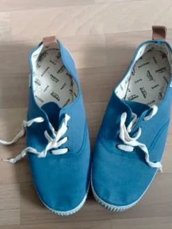 Sneaker Victoria Größe 44