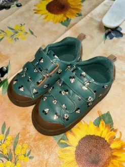 Sneaker von H&M in 23 Mickey Mouse Stil
