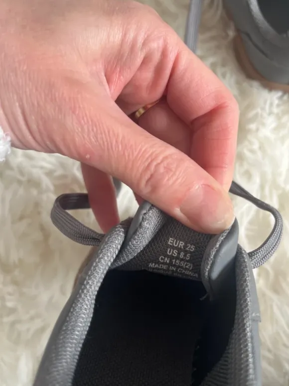 Sneaker von H&M neu Gr. 25