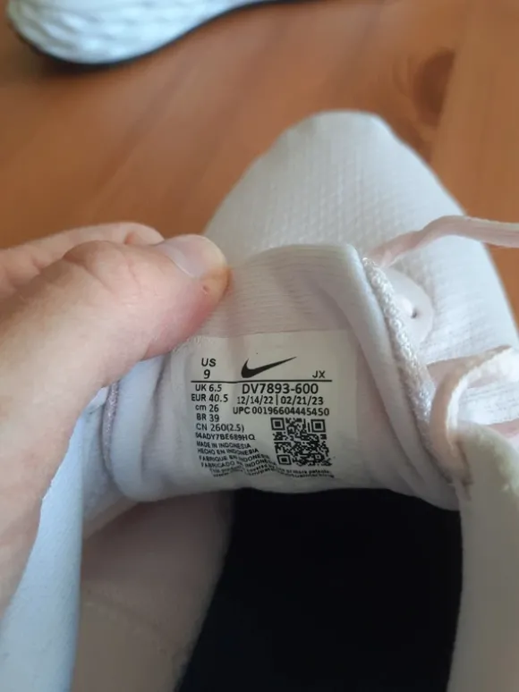 Sneaker von Nike, Größe 40,5