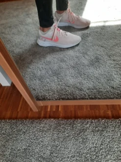Sneaker von Nike, Größe 40,5