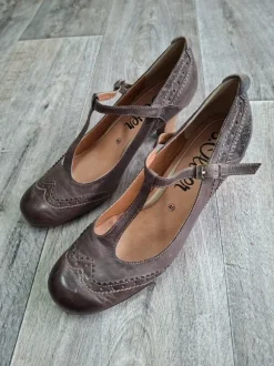 s.Oliver Leder Pumps T-Strap Brogue Braun Gr. 40 Vintage 50s Style
