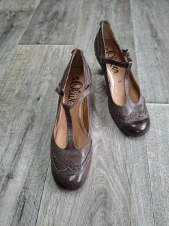 s.Oliver Leder Pumps T-Strap Brogue Braun Gr. 40 Vintage 50s Style