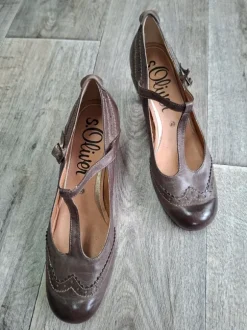 s.Oliver Leder Pumps T-Strap Brogue Braun Gr. 40 Vintage 50s Style