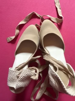 Sommerliche Schuhe Stradivarius Größe 39