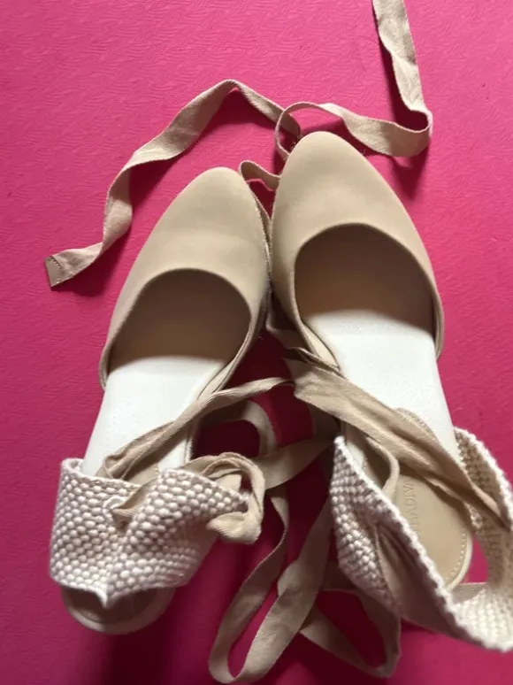 Sommerliche Schuhe Stradivarius Größe 39