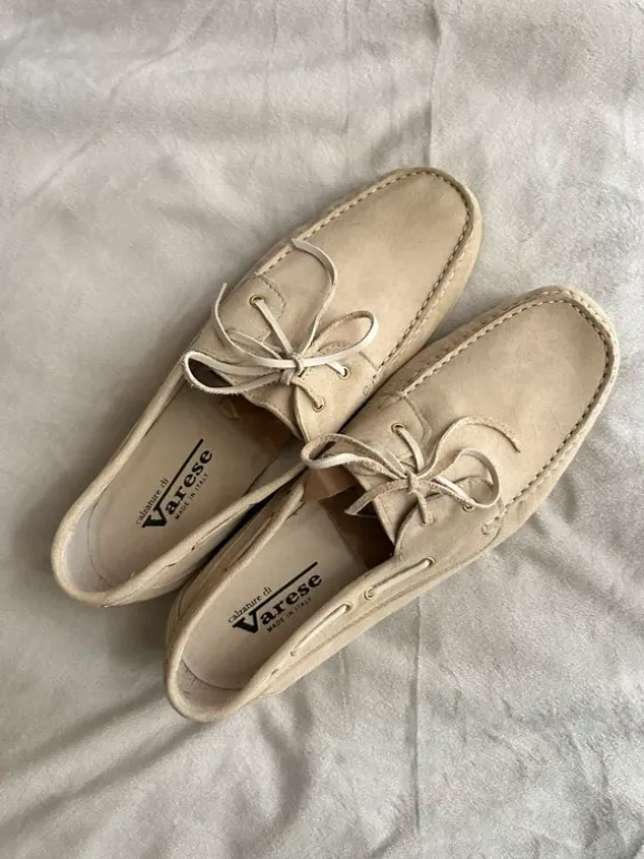 Sommerliche Varese Herren-Mokassins aus weichem Kalbswildleder in hellem Creme