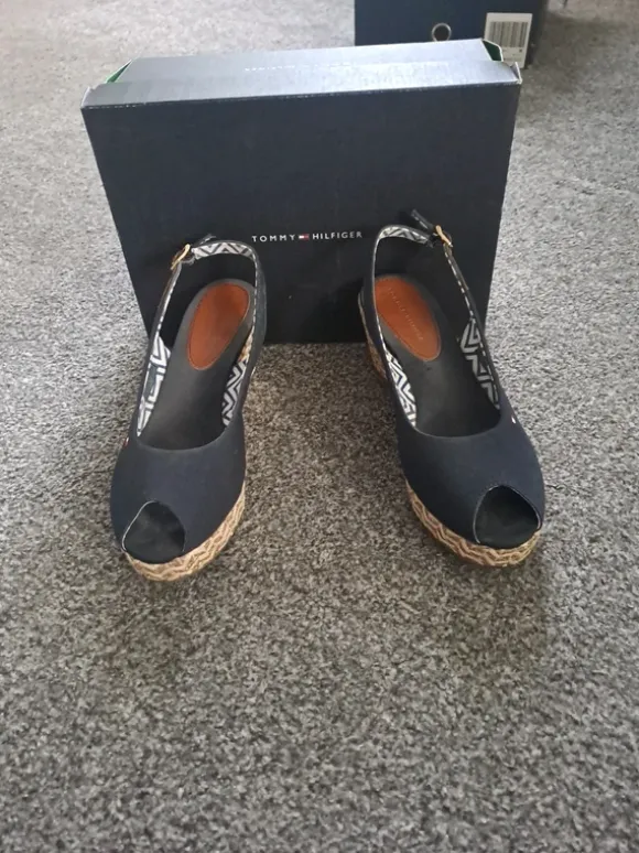Sommersandalen mit Keilabsatz von Tommy Hilfiger