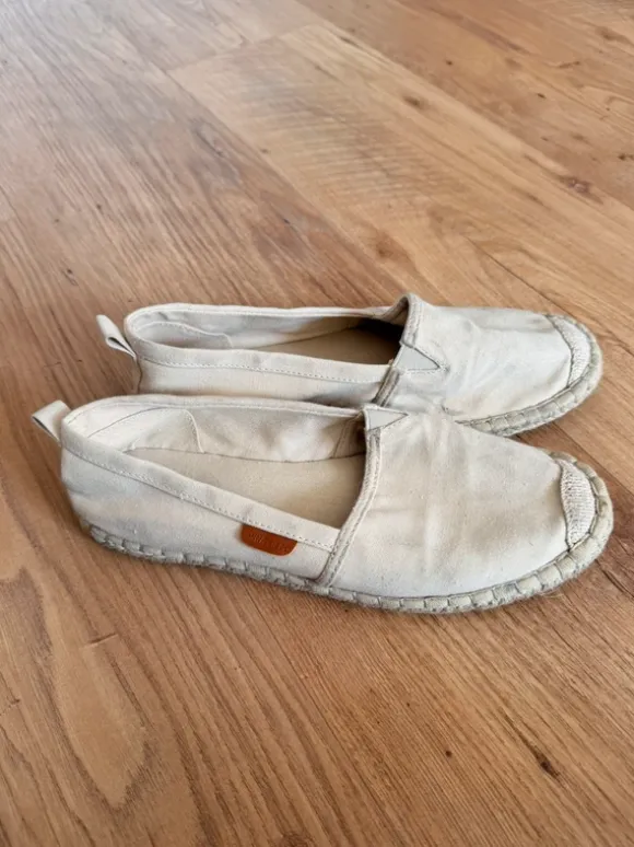 Sommerschuhe beige