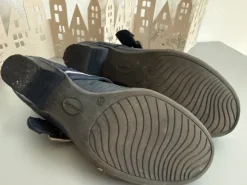 Spangenballerina mit kleinem Absatz