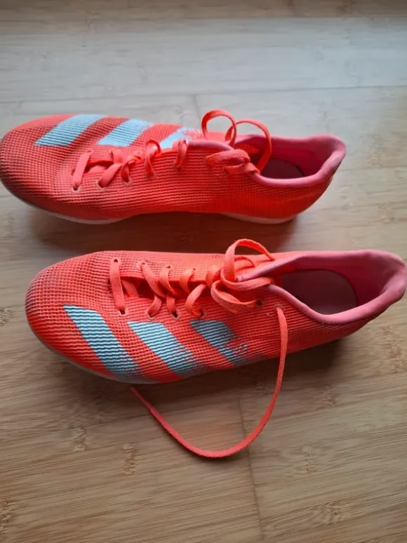 Spikes Adidas