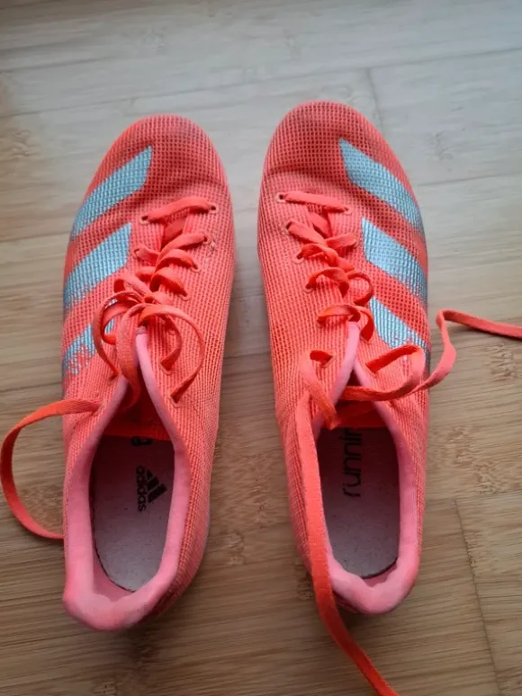 Spikes Adidas