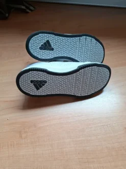 Sportschuh Adidas Größe 38 2/3
