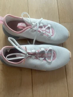Sportschuhe Nike, 39, 5 Mal getragen, Sneaker