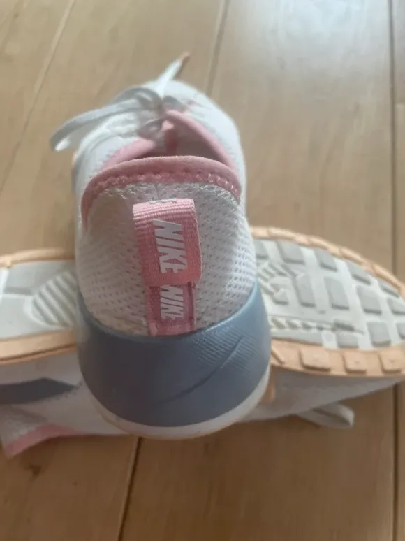 Sportschuhe Nike, 39, 5 Mal getragen, Sneaker