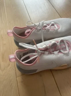 Sportschuhe Nike, 39, 5 Mal getragen, Sneaker