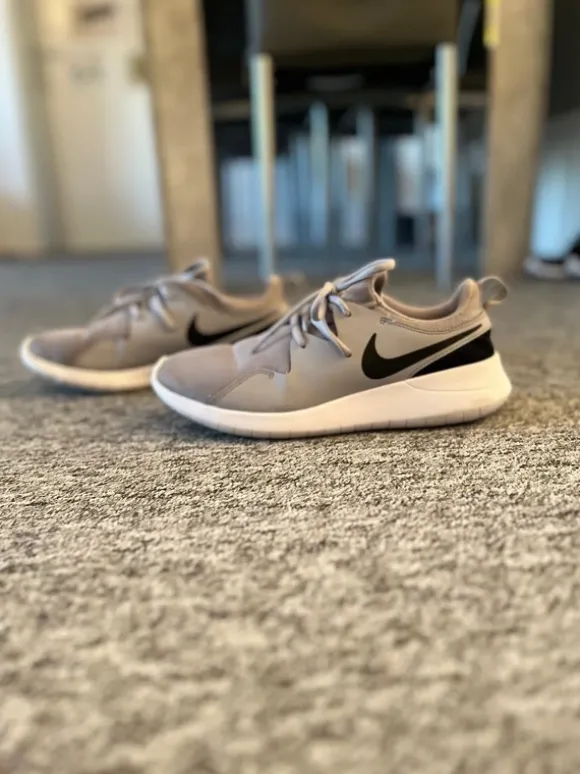 Sport/Turn Schuhe Grau Nike Unisex
