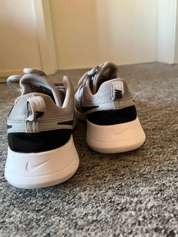 Sport/Turn Schuhe Grau Nike Unisex