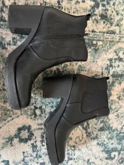 Stiefel mit Blockabsatz