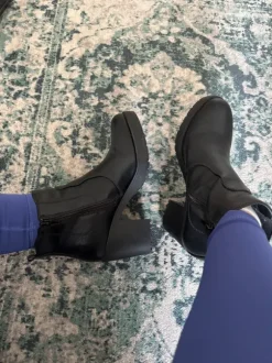 Stiefel mit Blockabsatz