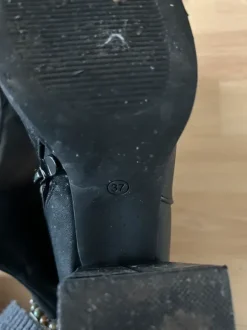 Stiefeletten Schwarz Hoch