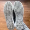 Stoffschuhe von Fila mit Blümchen-Muster, Größe 38