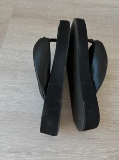 Stradivarius Platform Flip Flops 38