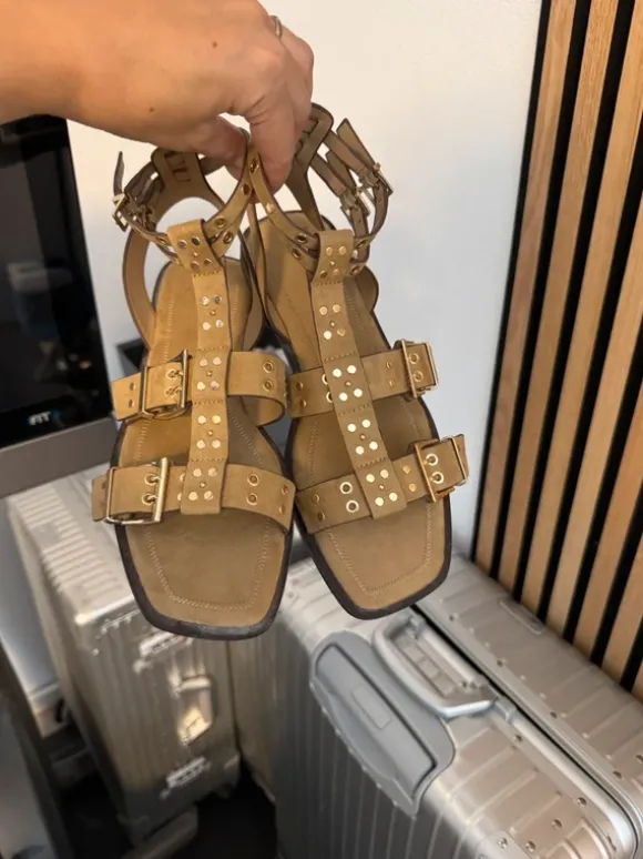 Stradivarius sandalen 39 wie neu