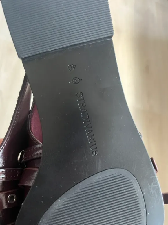 Stradivarius slingbacks Bordeaux maat 40 nieuw