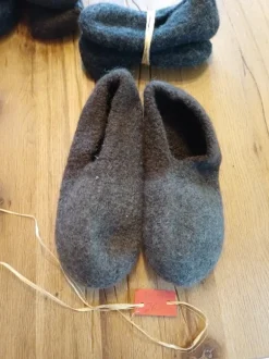 Strickfilz-Hausschuhe Gr. 42