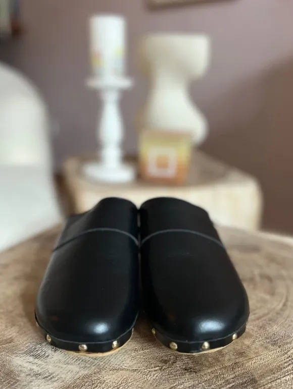Stylische Clogs
