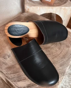 Stylische Clogs