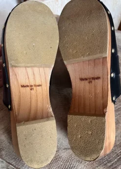 Stylische Clogs