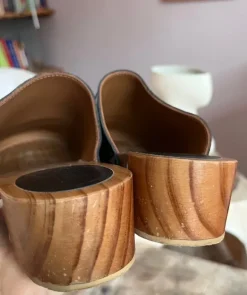 Stylische Clogs