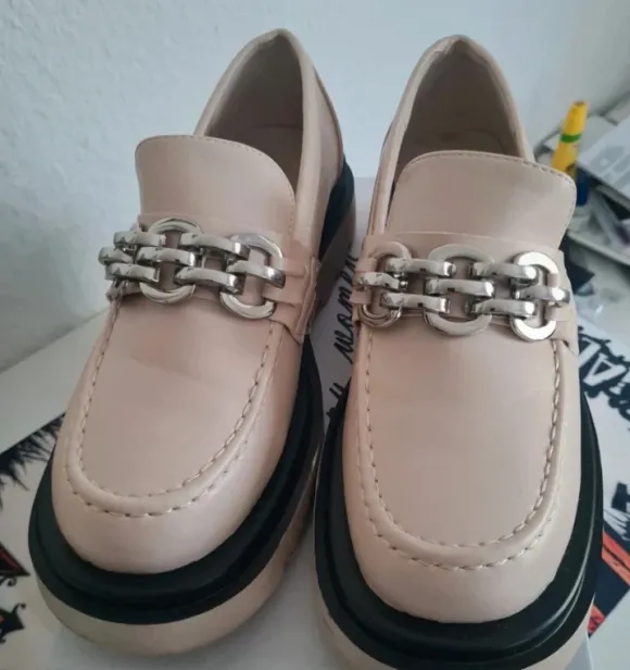 Superschöne Schuhe in beige