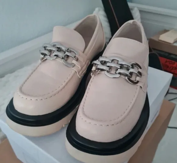 Superschöne Schuhe in beige