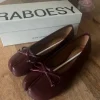 Tabis Rot mit Schleife