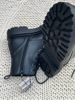 Tactical boots