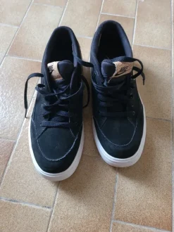 Tennis Sneaker Nike Noir