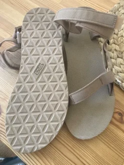 Teva Sandalen gr. 42 NEU