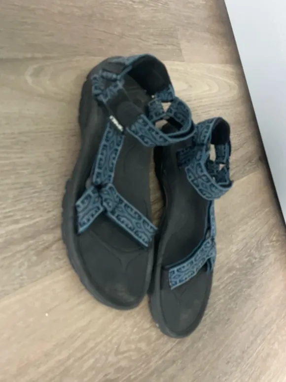 Teva sandalen maat 42