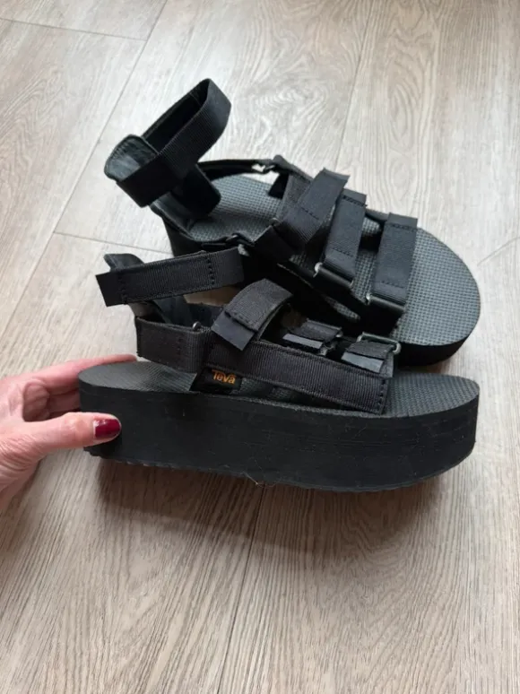 Teva Women Flatform Mevia Black