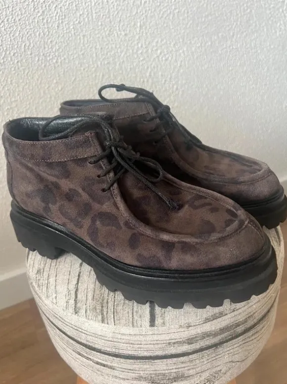 Thea Mika met Panterprint